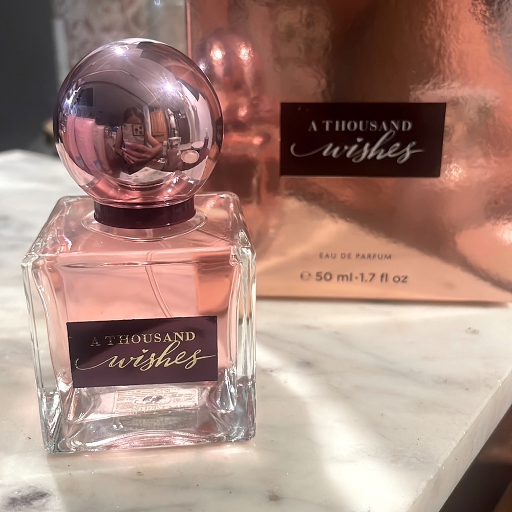 🤍 Eau de parfume & FREE cream w/purchase